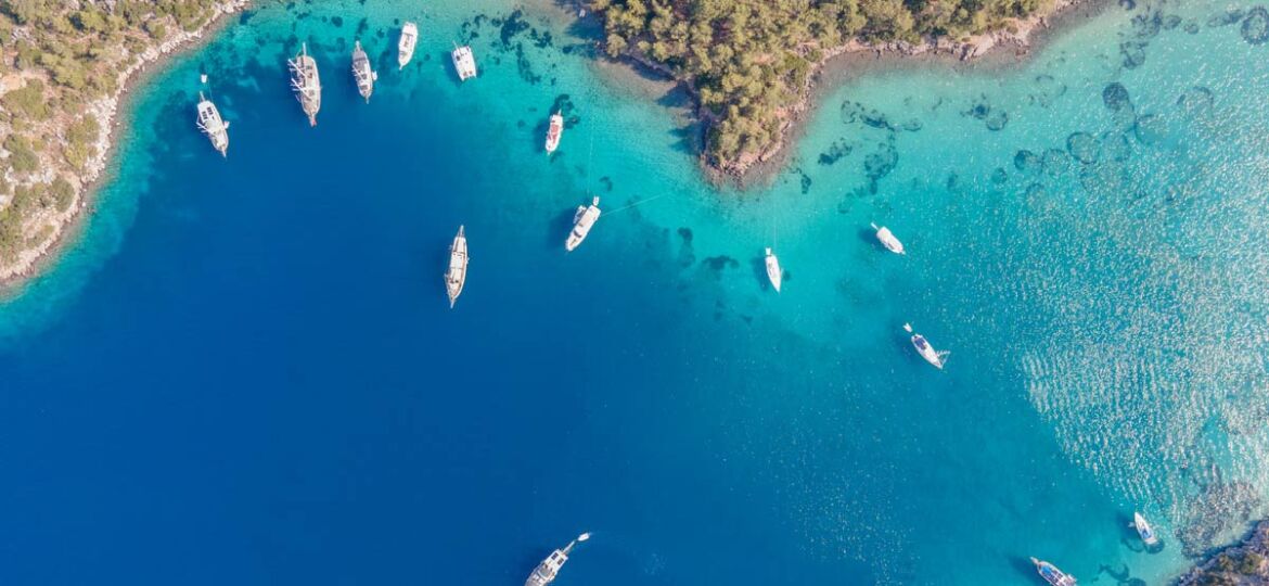 bird's eye view of yachts reflecting on what COP27 means for the Superyacht Community-01