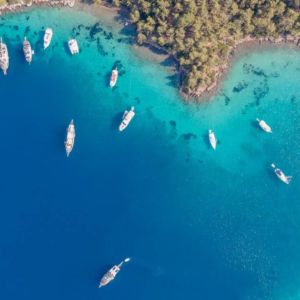 bird's eye view of yachts reflecting on what COP27 means for the Superyacht Community-01